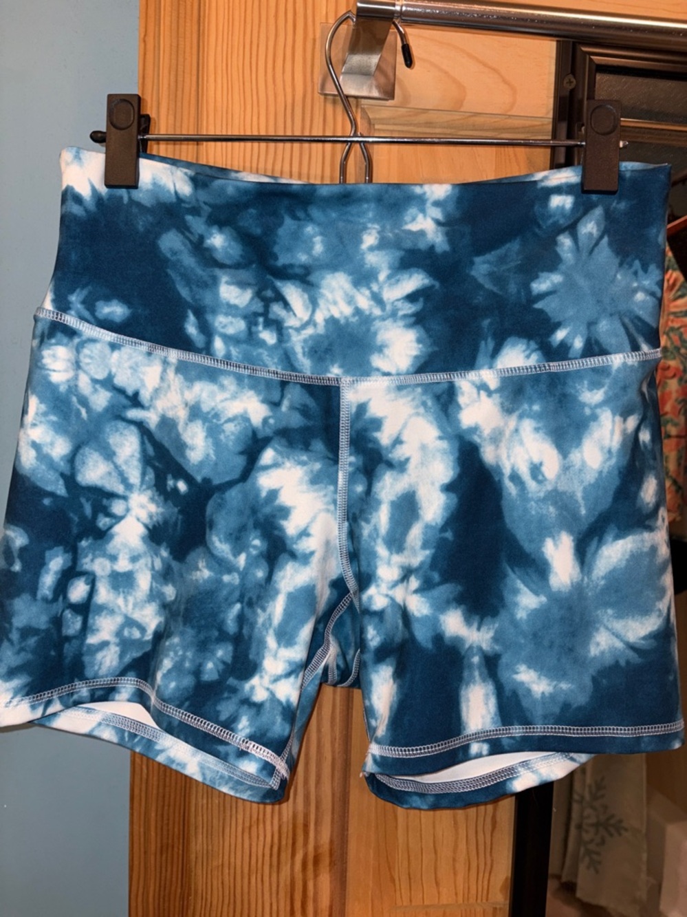 Compression High Waisted Blue Tie Dye Shorts Sz XL